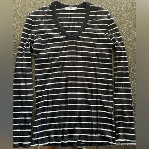 perfectwhitetee Robyn Luxe U Neck long sleeve in Black/White- XL - Picture 3 of 4